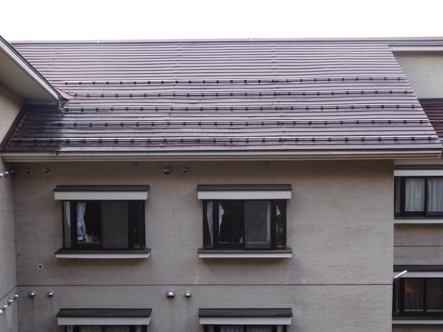 上田市菅平　集合住宅　雪止め設置工事